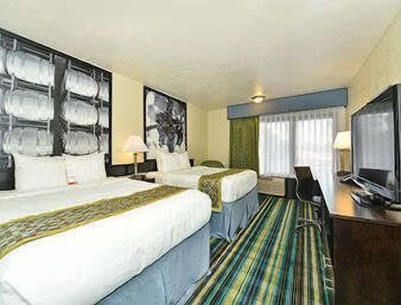 Super 8 By Wyndham Vallejo/Napa Valley Dış mekan fotoğraf