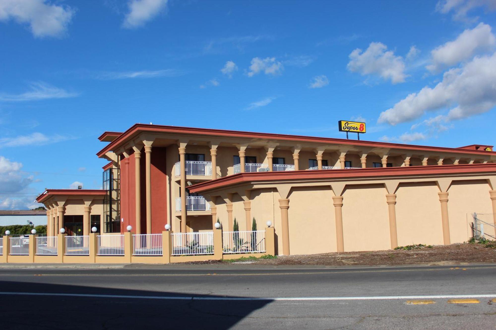 Super 8 By Wyndham Vallejo/Napa Valley Dış mekan fotoğraf