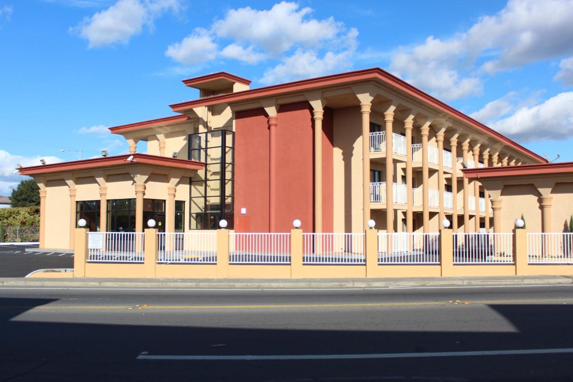 Super 8 By Wyndham Vallejo/Napa Valley Dış mekan fotoğraf