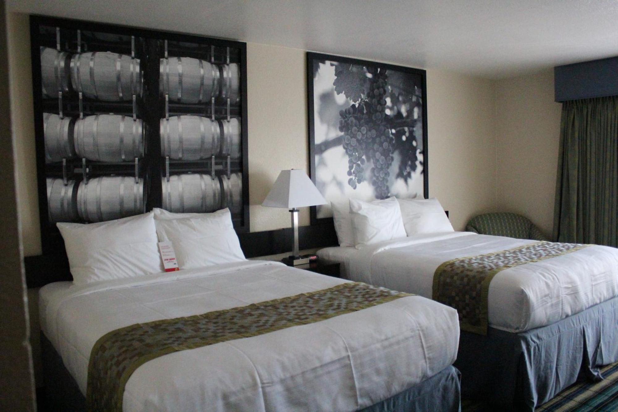 Super 8 By Wyndham Vallejo/Napa Valley Dış mekan fotoğraf